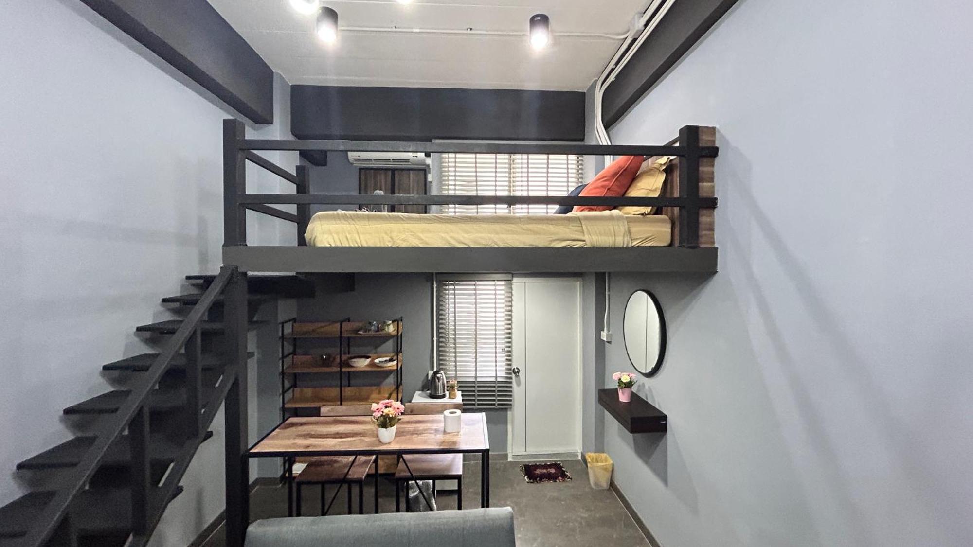 The Loft Living Space Самут Пракан Екстериор снимка