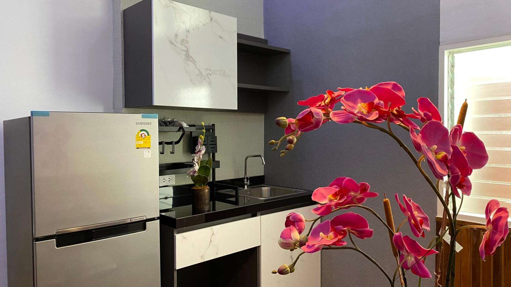 The Loft Living Space Самут Пракан Екстериор снимка